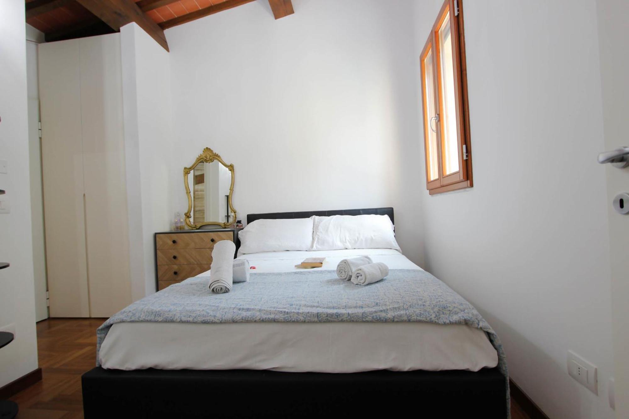 Santa Croce Deluxe Apartment